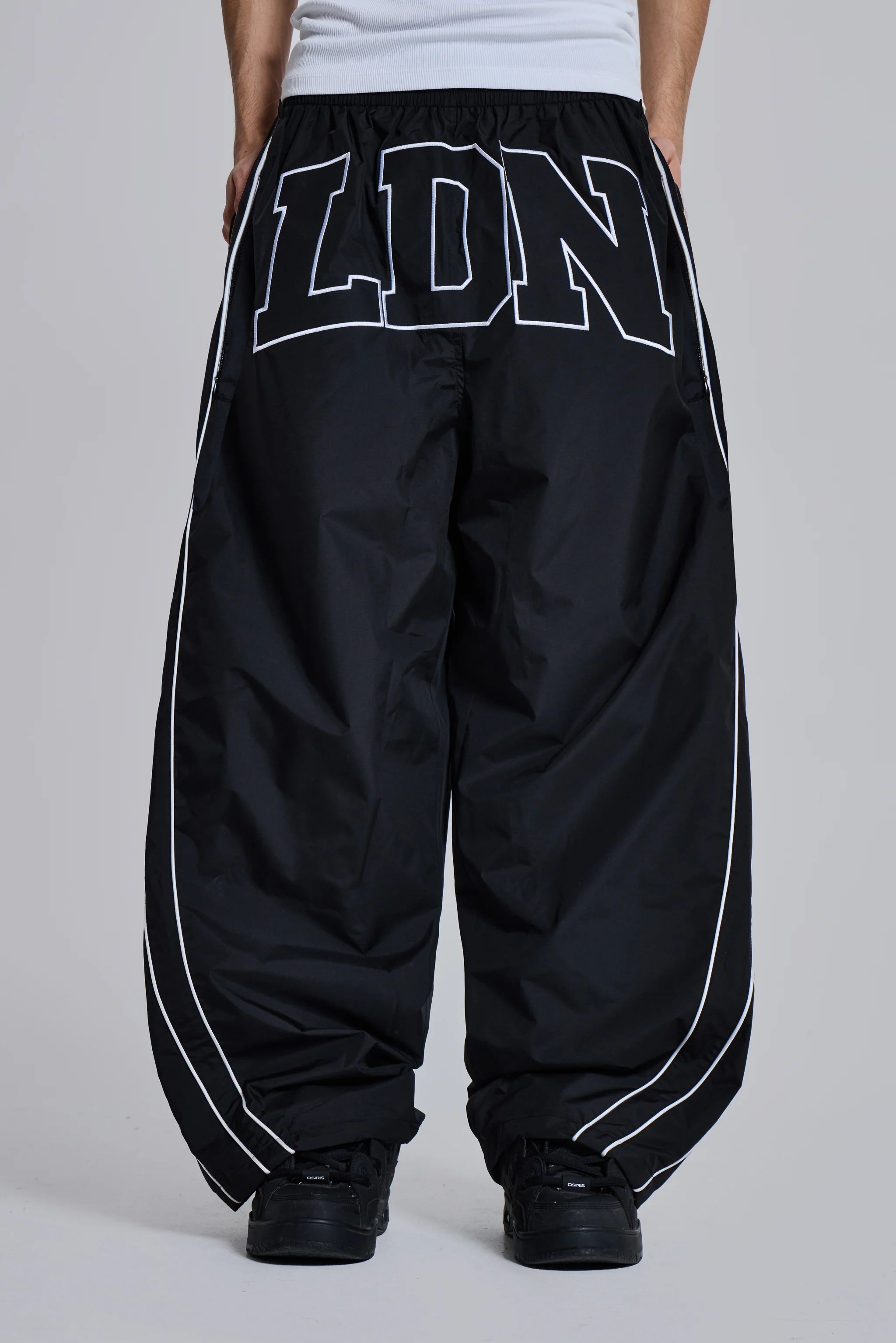 Black LDN Vapor Joggers - Image 3