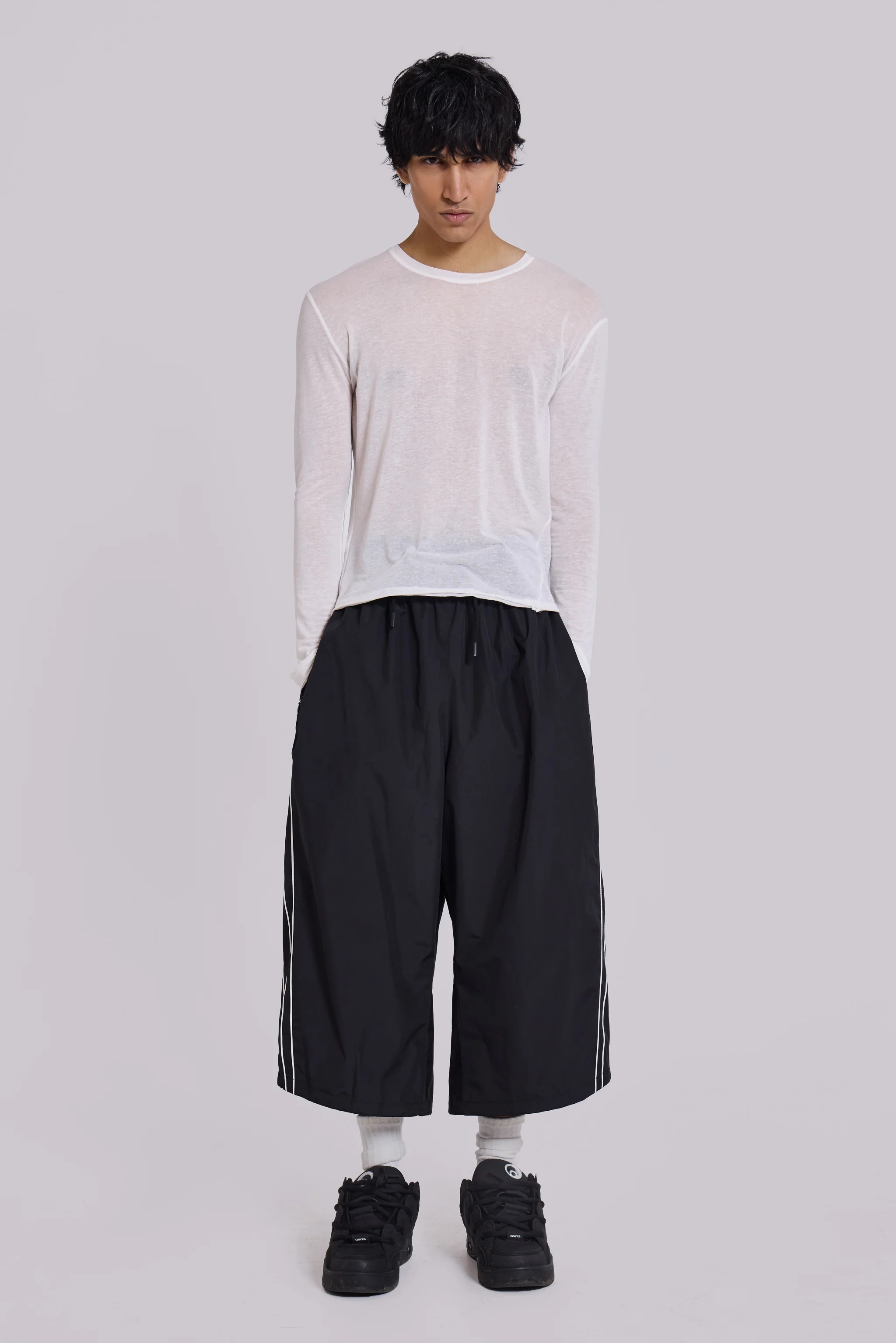 Black Vapor 3/4 Shorts - Image 7