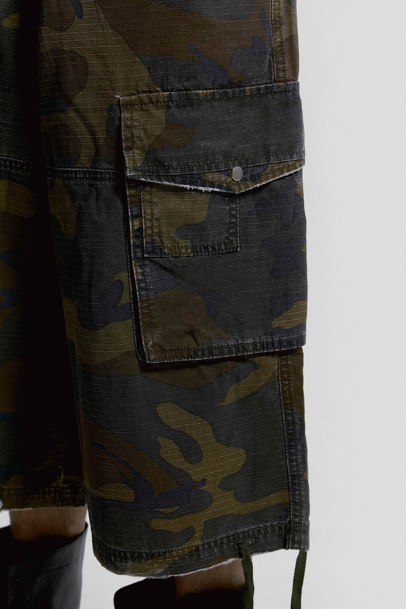 Guerilla Camo Baggy Shorts - Image 6