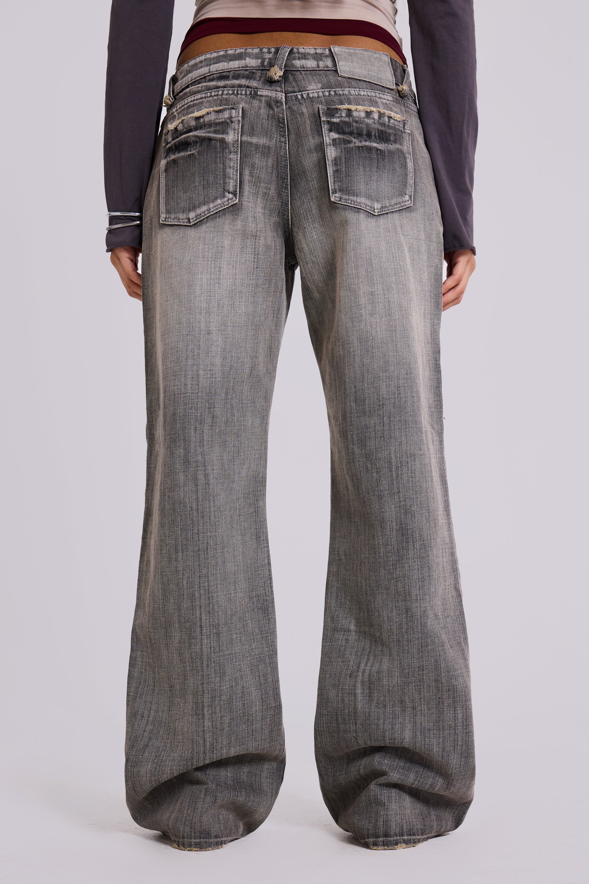 Hunter Loose Straight Leg Jeans in Grey Wash - Image 10
