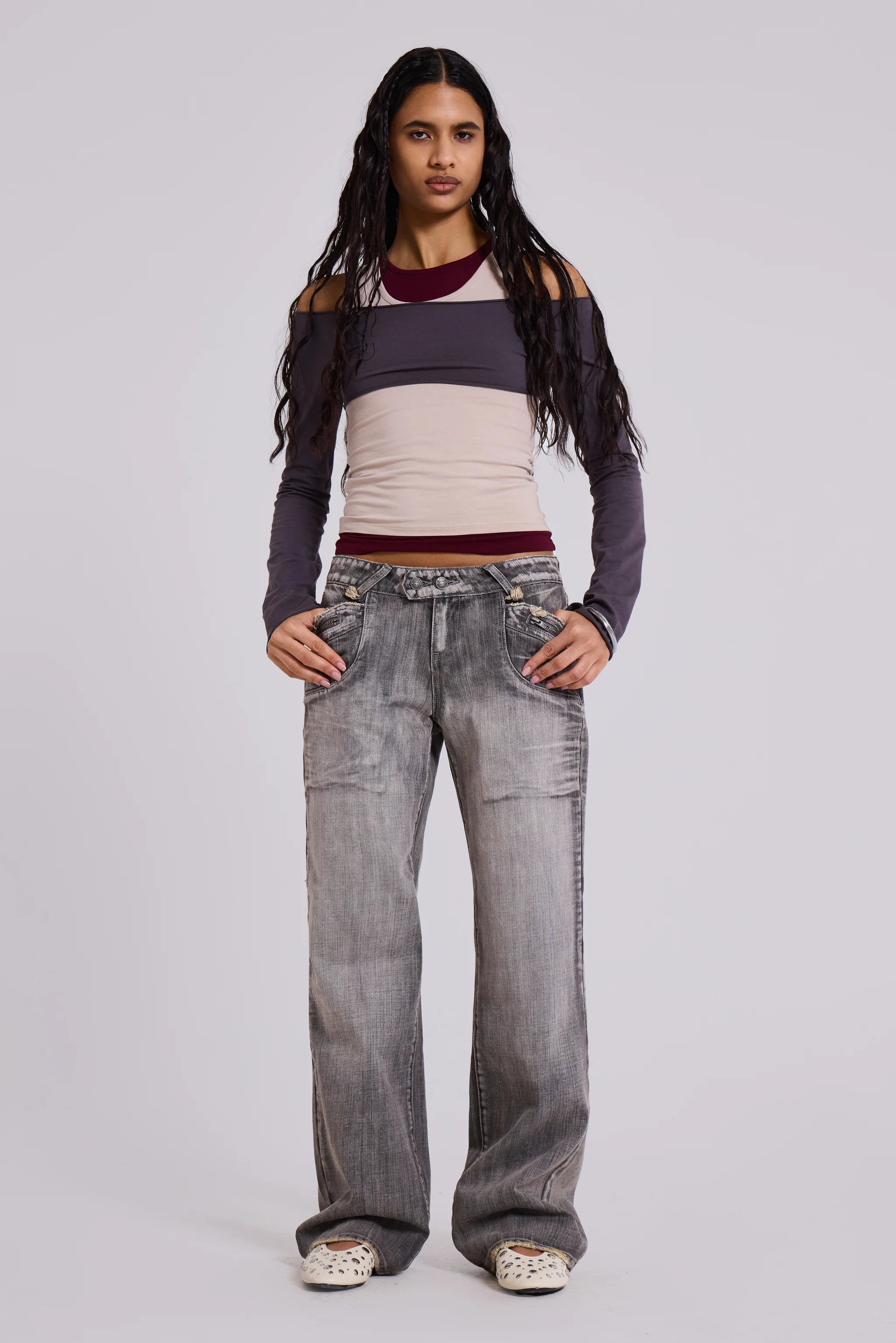 Hunter Loose Straight Leg Jeans in Grey Wash - Image 9