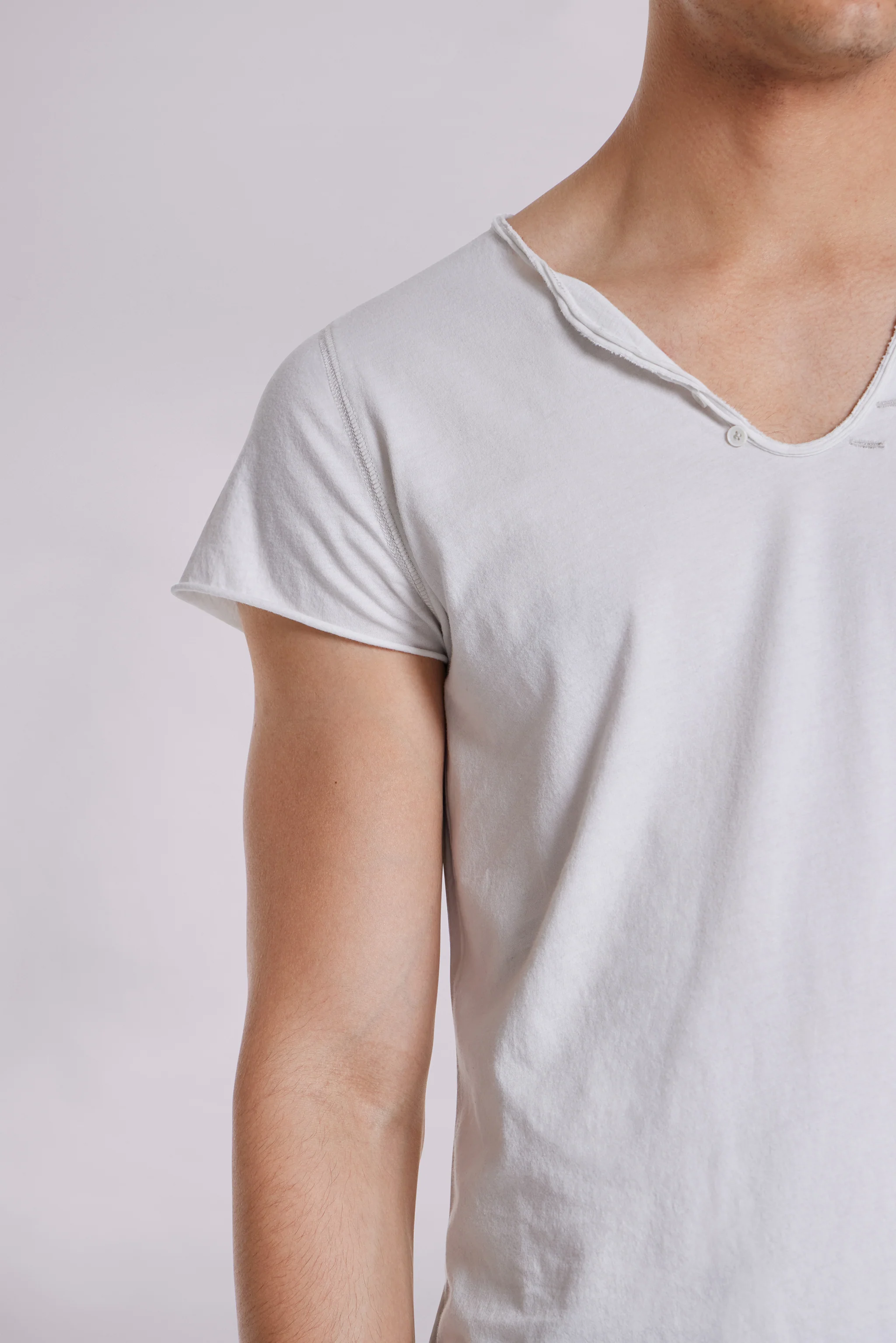 Kerri Henley T-Shirt in White - Image 5