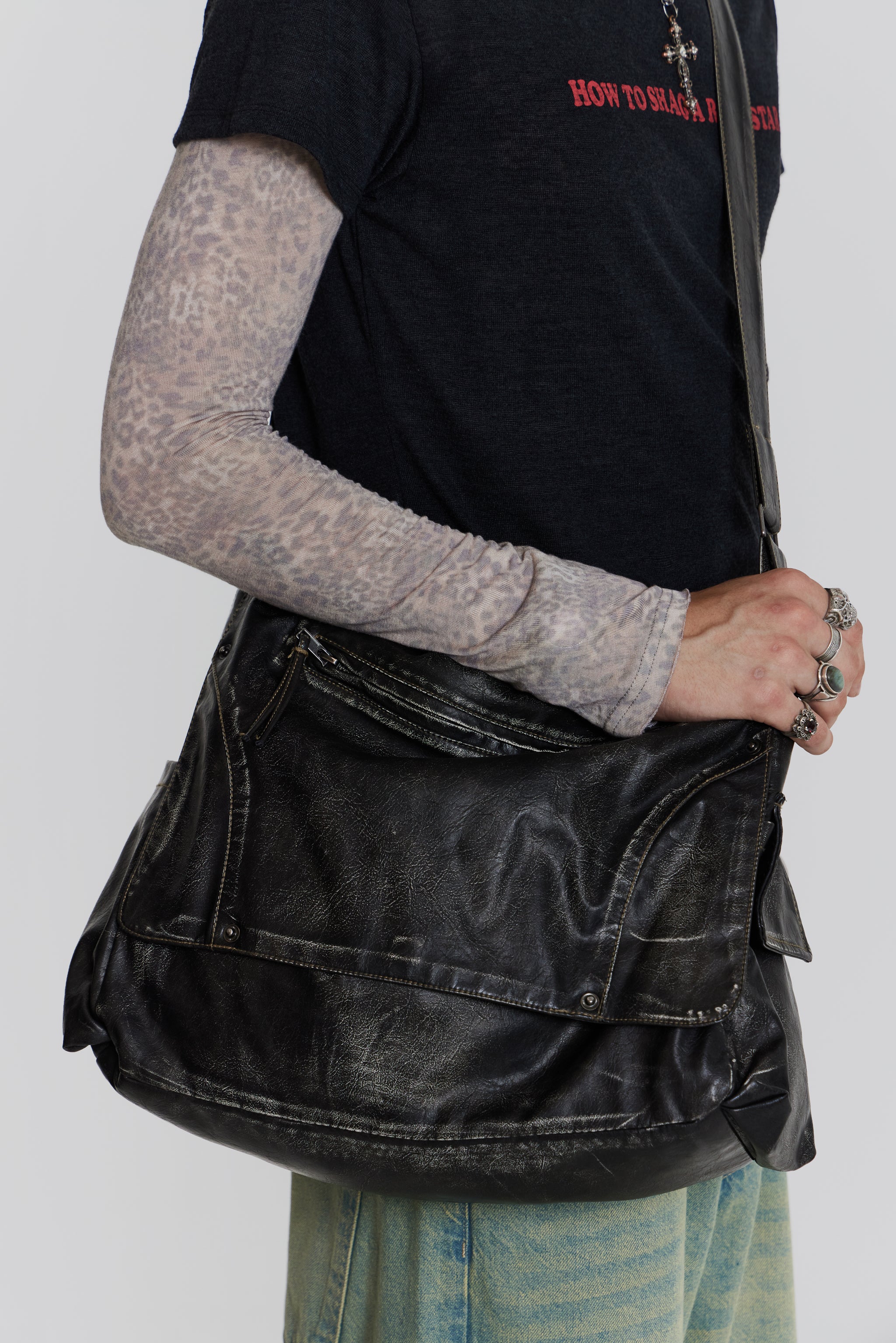 Ash Messenger Bag - Image 3